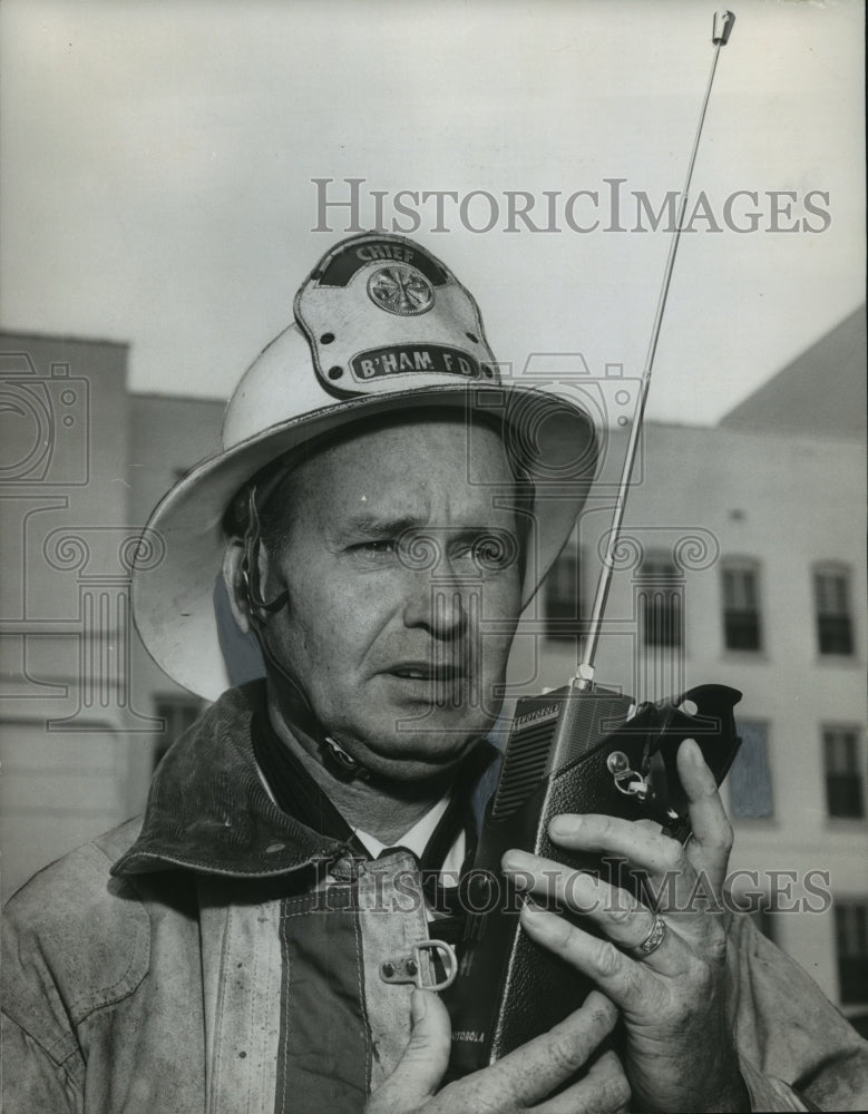 1965 Press Photo Birmingham Fire Chief John Swindle on radio in practice - Historic Images