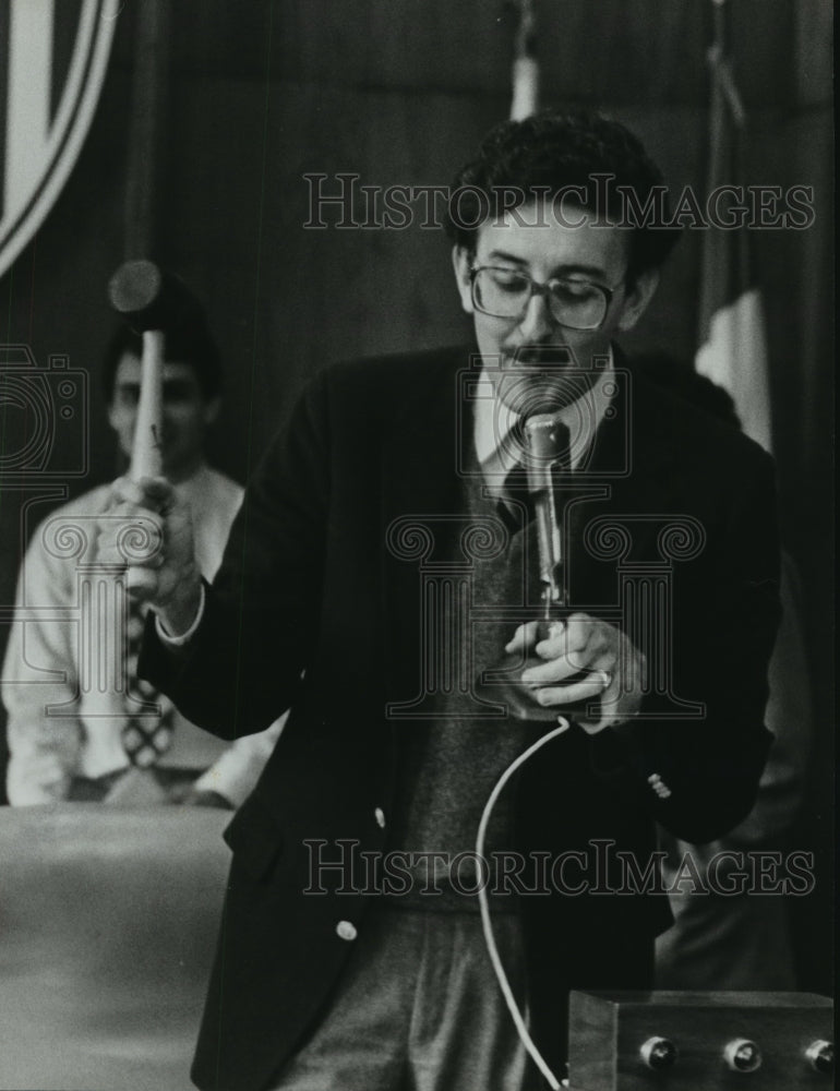 1982, John Katopodis, Birmingham City Council, bangs rubber mallet - Historic Images