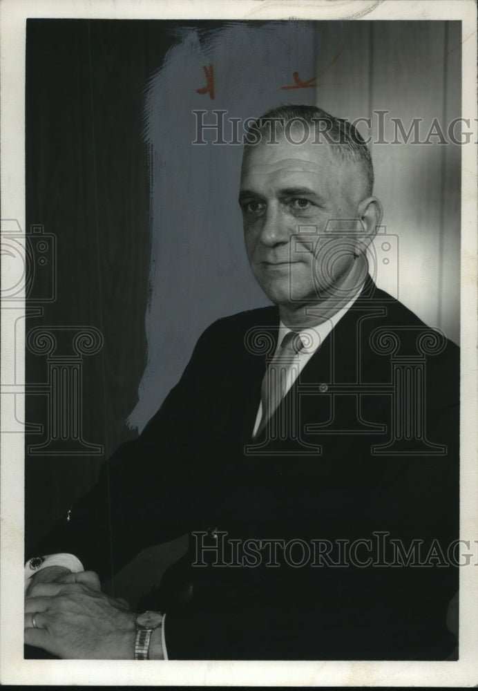 1968 Press Photo Dr. Raymond Christian, Superintendent of Birmingham schools - Historic Images