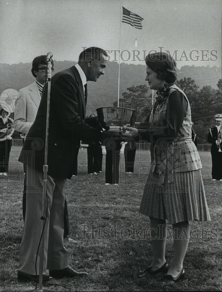 1972 Press Photo Samford University President Leslie Wright, Mrs. Christian - Historic Images