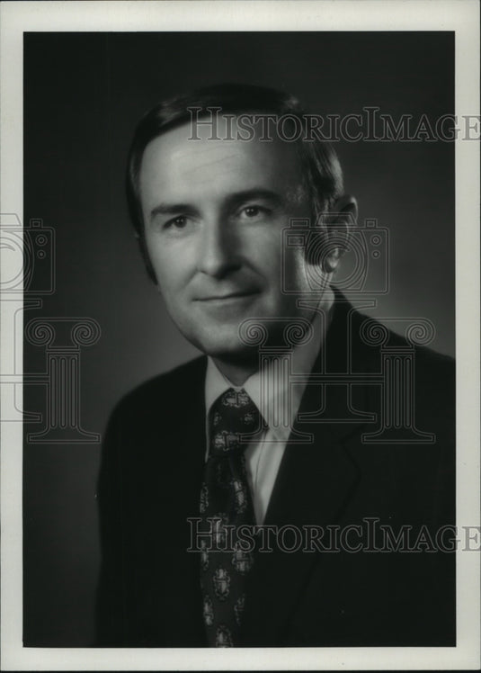 1973 E. E. (Jack) Cavaleri III, real estate, Alabama - Historic Images