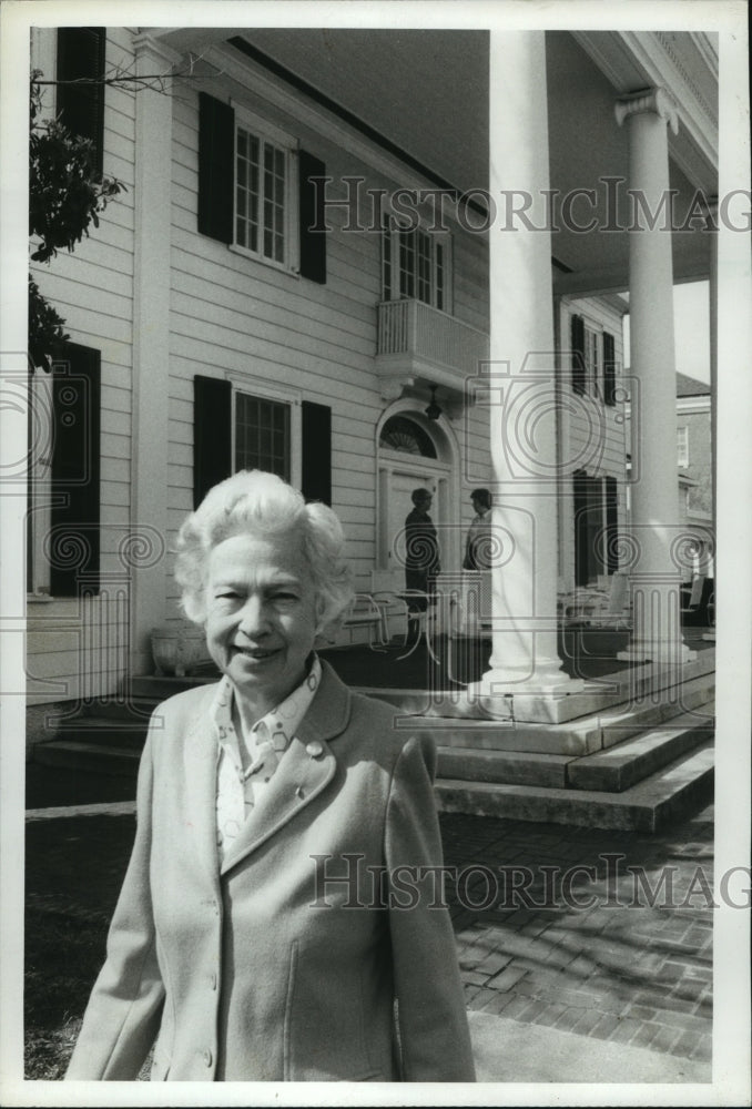 1980 Auburn University Dean Katherine Cater at Dean Cater Hall - Historic Images