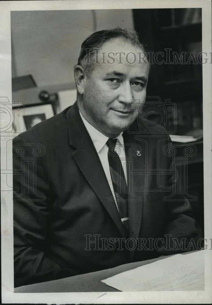 1966 Press Photo U.S. Marshall Roy Call - abna24282 - Historic Images