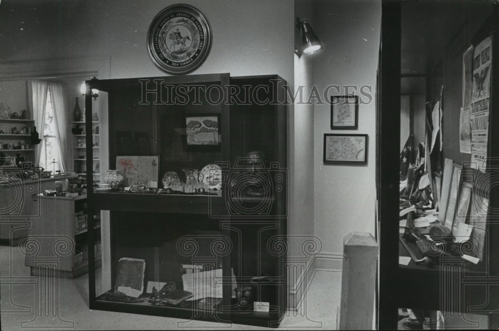 1965, Gift shop in the museum at Arlington House, BIrmingham - Historic Images