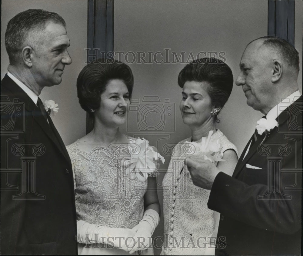 1966 Press Photo Dr. Raymond Christian, Birmingham superintendent, honored - Historic Images