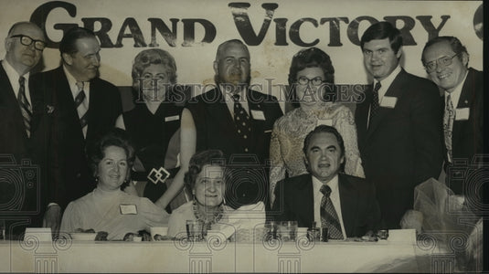 1974 Governor George Wallace with supporters at Birmingham event - Historic Images
