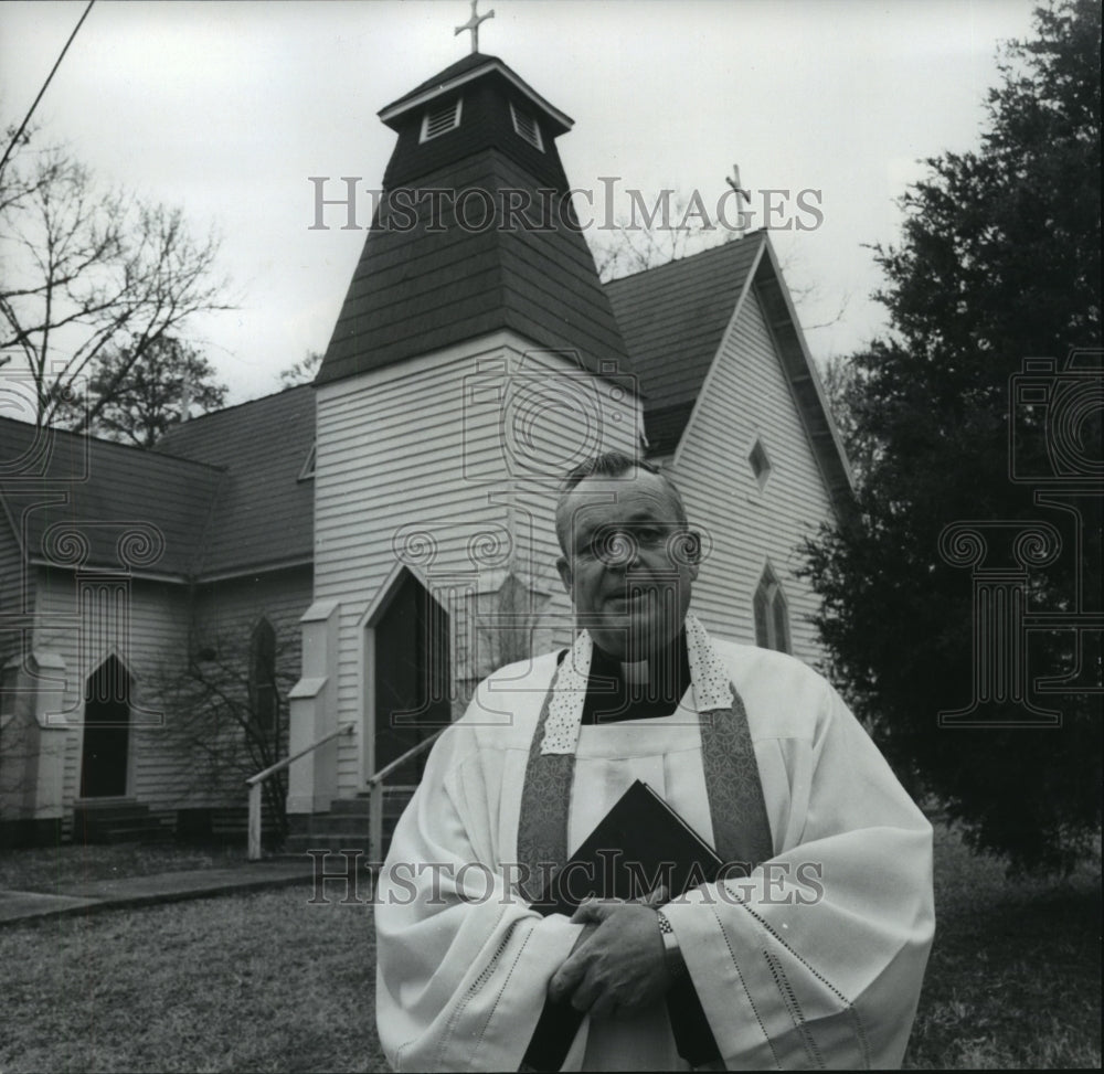 1978 Press Photo Reverend Edward Cate, Chief of Police and minister, Gainesville - Historic Images