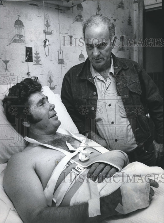 1975, Agent Harry Young with Deputy Aubry Wallace escape death - Historic Images