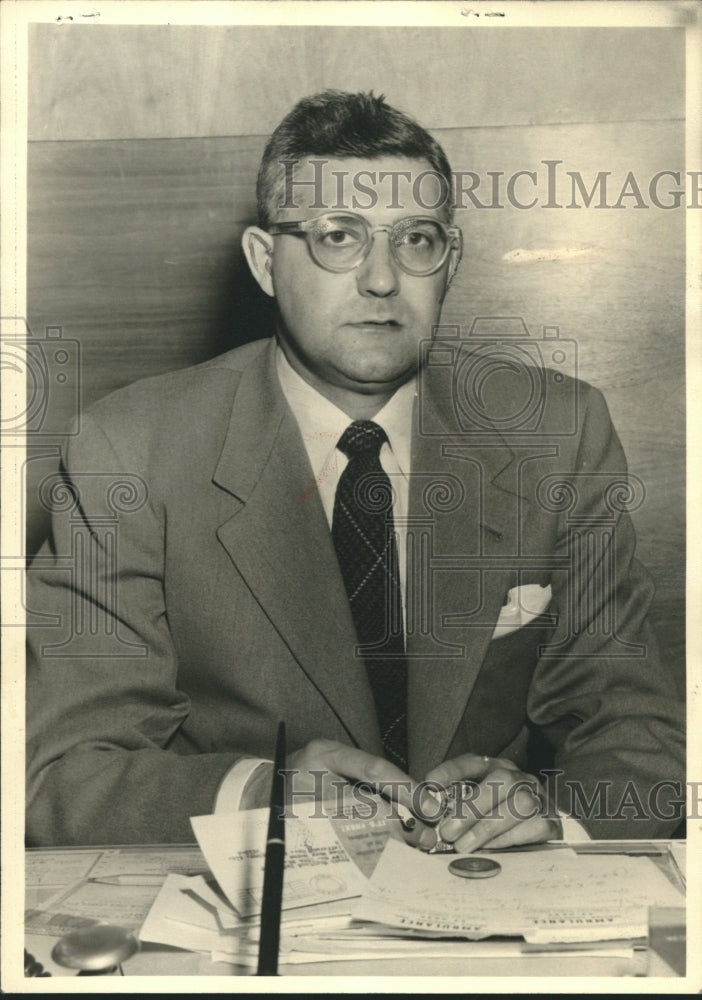 1954 Press Photo Joe Vance Hospital Administrator South Highlands Infirmary - Historic Images