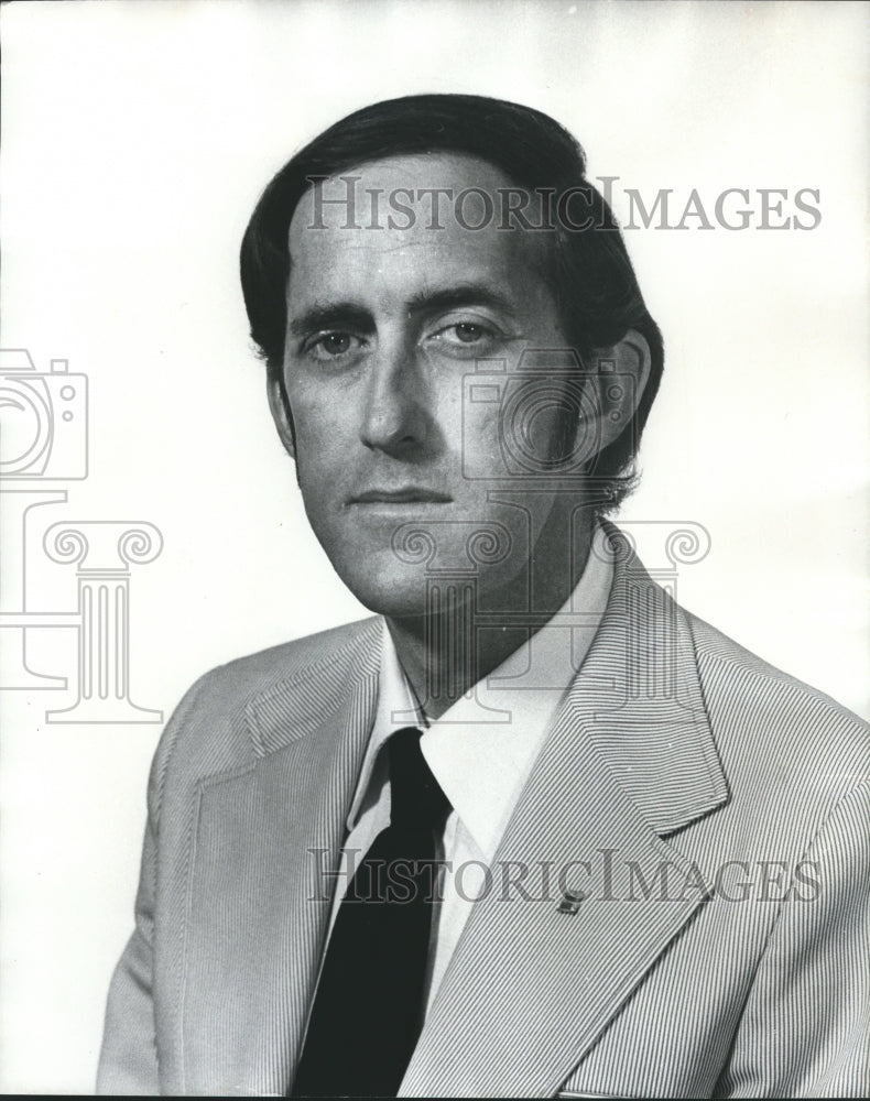 1976, Robert S. Barnes, Real Estate Fee Appraiser, awarded the Member - Historic Images