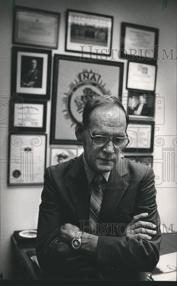 1984, Ronnie Barron Retires from Bessemer District Attorney&#39;s Office - Historic Images