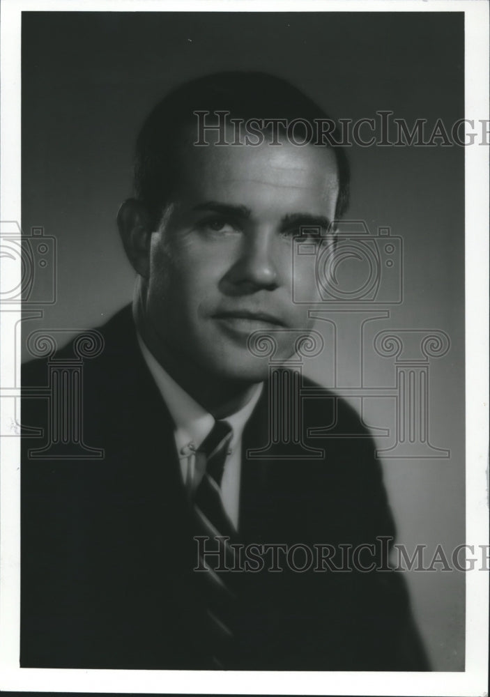 1981 Press Photo Veterans Day Reservations Committee Chairman Donald Boomershine - Historic Images