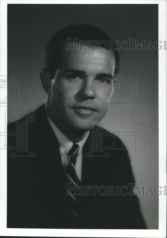1981 Press Photo Veterans Day Reservations Committee Chairman Donald Boomershine - Historic Images