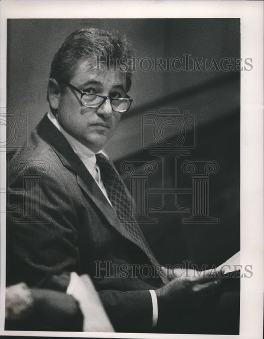 1990, Jim Davenport Before Court Appearance - abna24593 - Historic Images