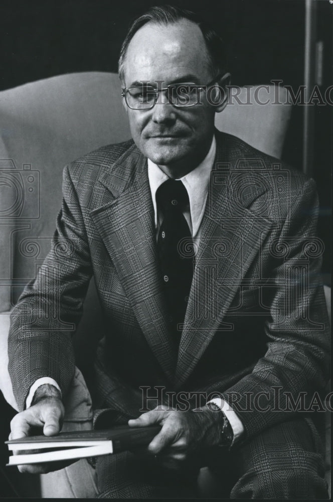 1975 Dr. Charles N. Davis, President, Albert Brewer Junior College - Historic Images