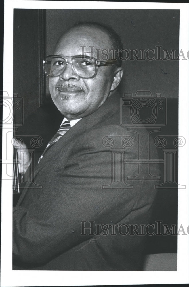 1992 Press Photo Edward Daniel Retires From Mercury Express Inc., Alabama - Historic Images