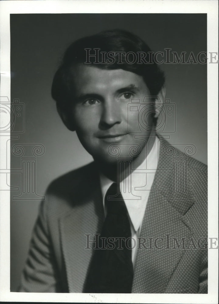 1976, George V. Daniels, Jr., Reynolds Securities, Birmingham, AL - Historic Images