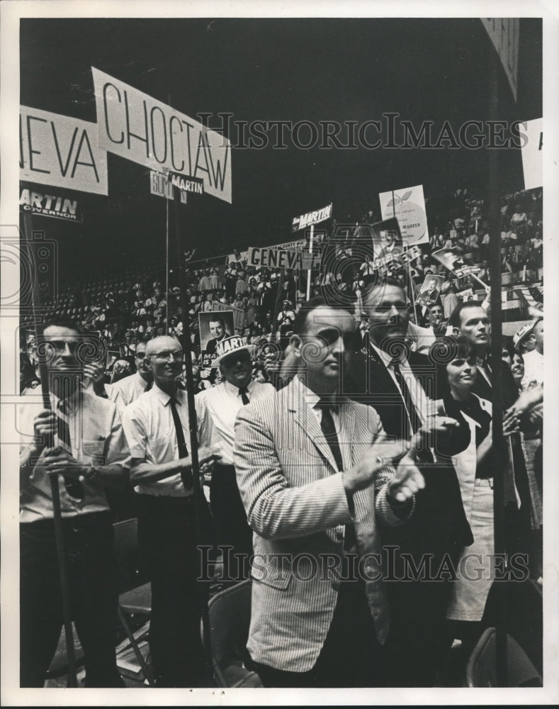 1966 Press Photo Hollis Curl, striped coat, proposes Martin for Alabama Senate - Historic Images