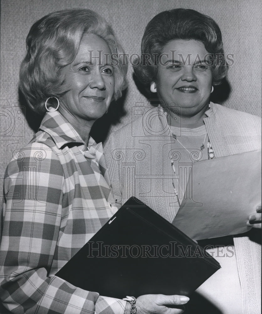 1975 Press Photo Dr. Mary Catherine Beasley at Joint Legislative Council meeting - Historic Images