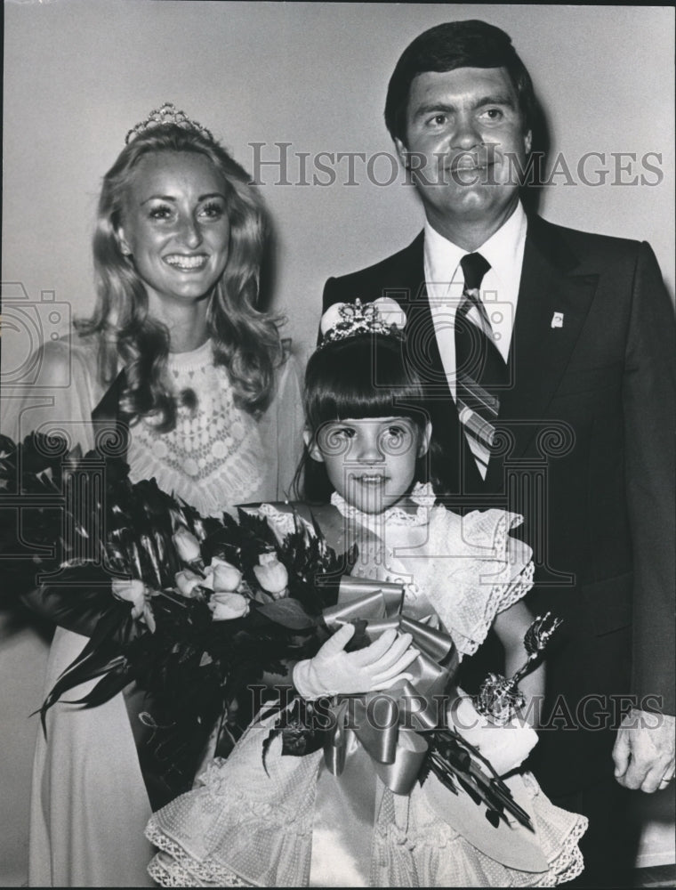 1977, Jere Beasley, and Pageant Winners Tam Marcus, Wendy Headley - Historic Images