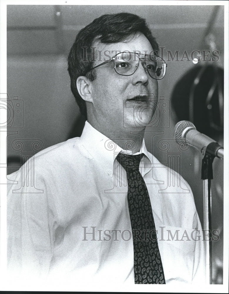 Press Photo Doctor Jimmy Blake at his Campaign Party at the Pickwick Hotel - Historic Images