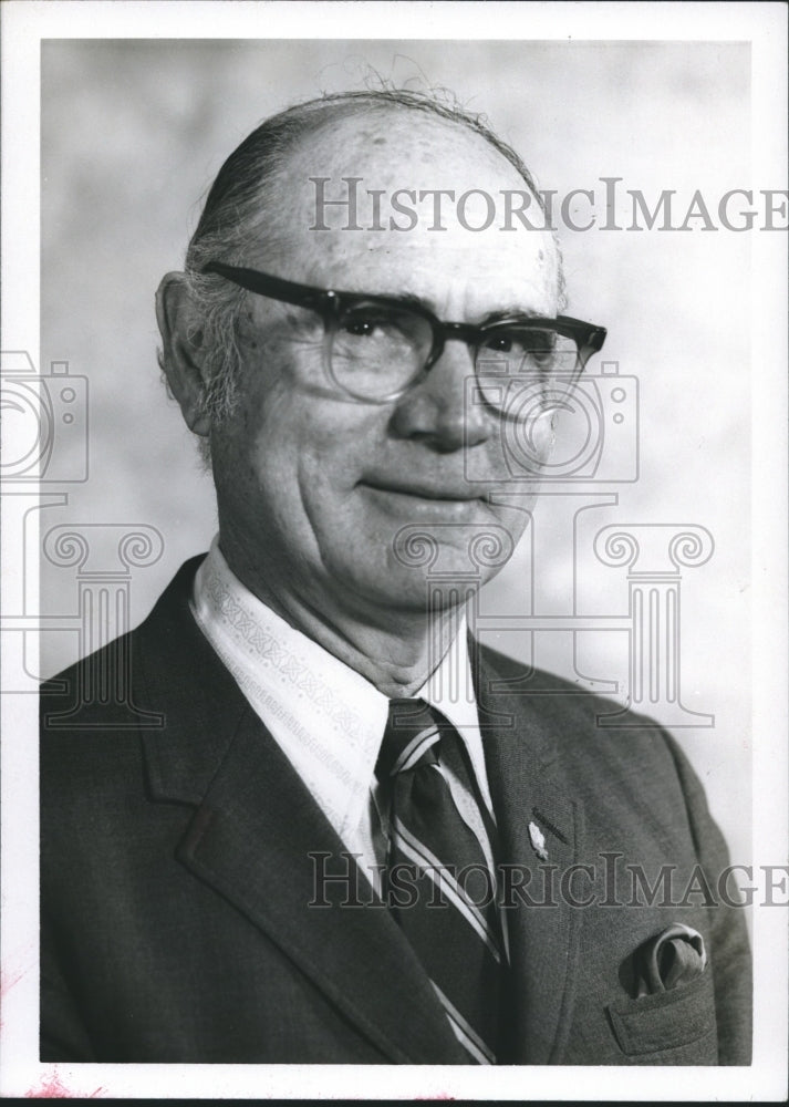 1975 Press Photo Dr. Clyde Blair, Director of State Department of Education - Historic Images