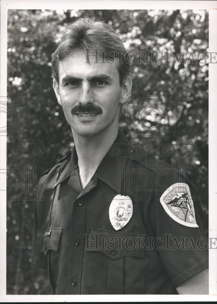 1990 Press Photo Rick Wash, Pelham Police Officer, Alabama - abna24923 - Historic Images