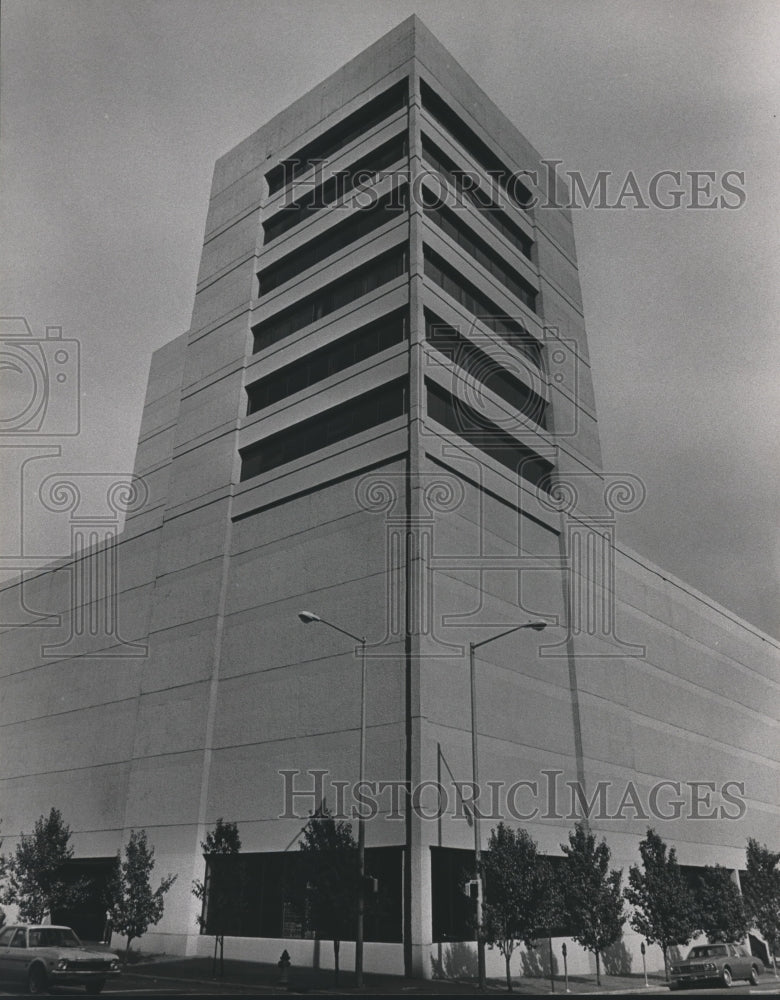 1984 Birmingham, Alabama Buildings: Birmingham Office Plaza Tower - Historic Images