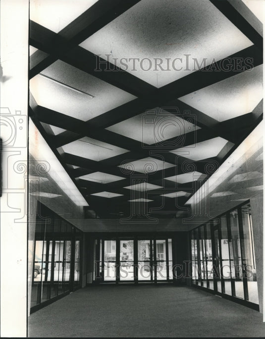 1982 Birmingham, Alabama, Birmingham Office Plaza Tower, Lobby - Historic Images