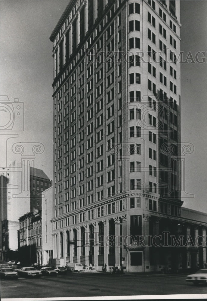 1988 John C. Hand First National Bank Building in Birmingham - Historic Images