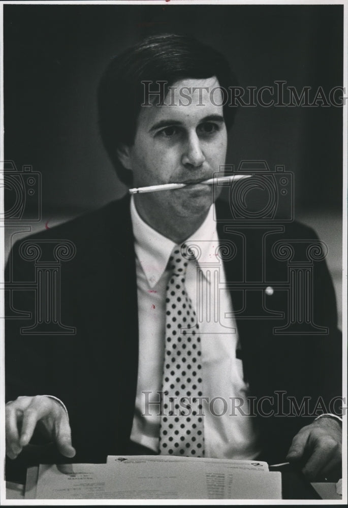 1987 Birmingham Board of Education Doctor Robert Corley at Meeting - Historic Images