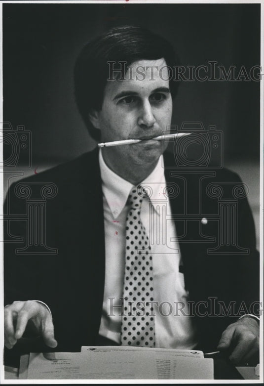 1987 Birmingham Board of Education Doctor Robert Corley at Meeting - Historic Images
