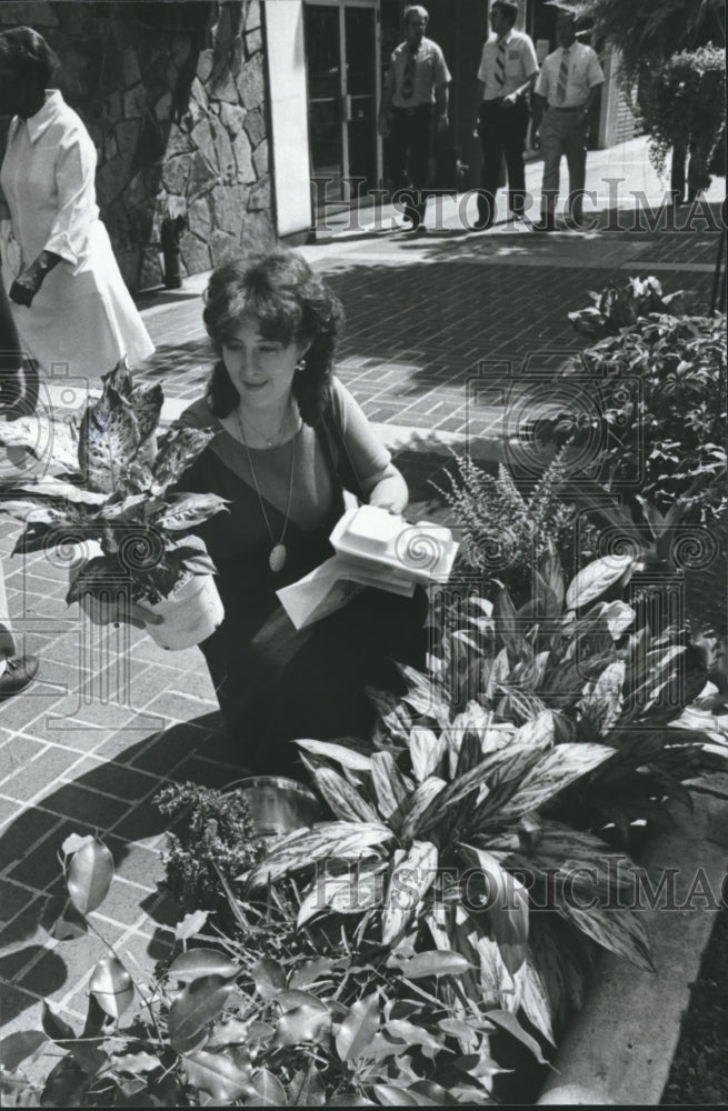 1980 Mrs. T.E. Inman, plants, Birmingham's "C'mon down" Event - Historic Images