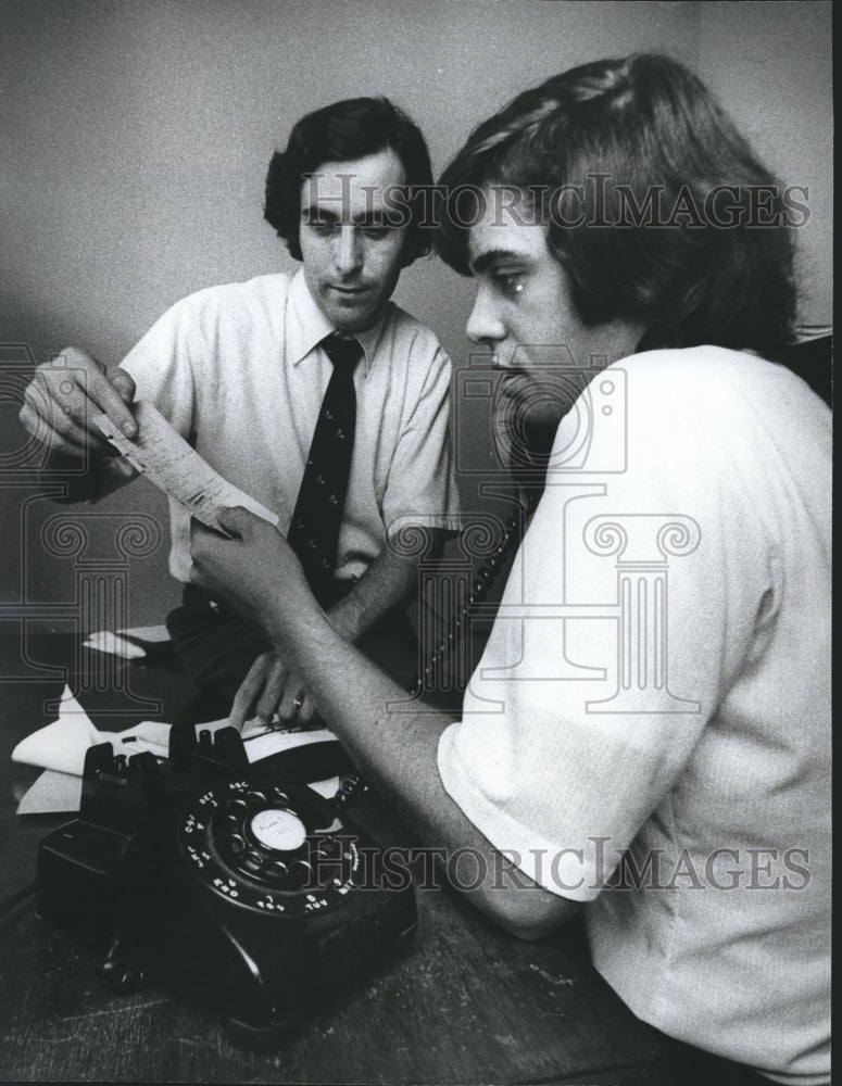 1972 Press Photo Pryor Conrad &amp; Mike Lally, Jefferson County Board of Health - Historic Images