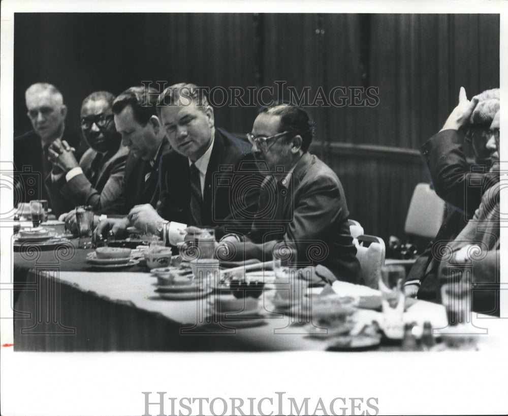 1971 Press Photo Birmingham, Alabama Officials and Business People Meet - Historic Images