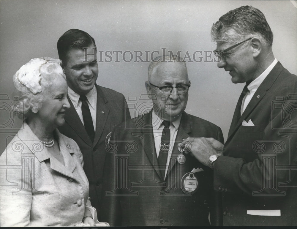 1965 Press Photo Veterans of Foreign Wars - Colonel and Mrs. Tondy Barrett - Historic Images