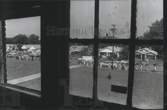 1979, Students outside window of Dunbar School, Bessemer, Alabama - Historic Images