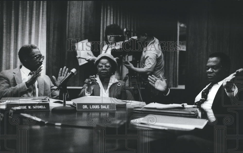 1987, Birmingham Board of Education members discuss - abna25592 - Historic Images