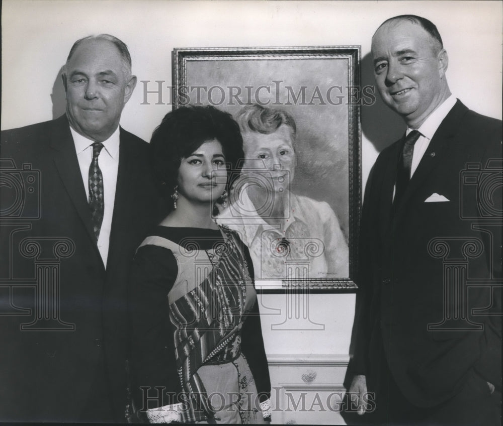 1964 Press Photo International House participants beside portrait - abna25651 - Historic Images