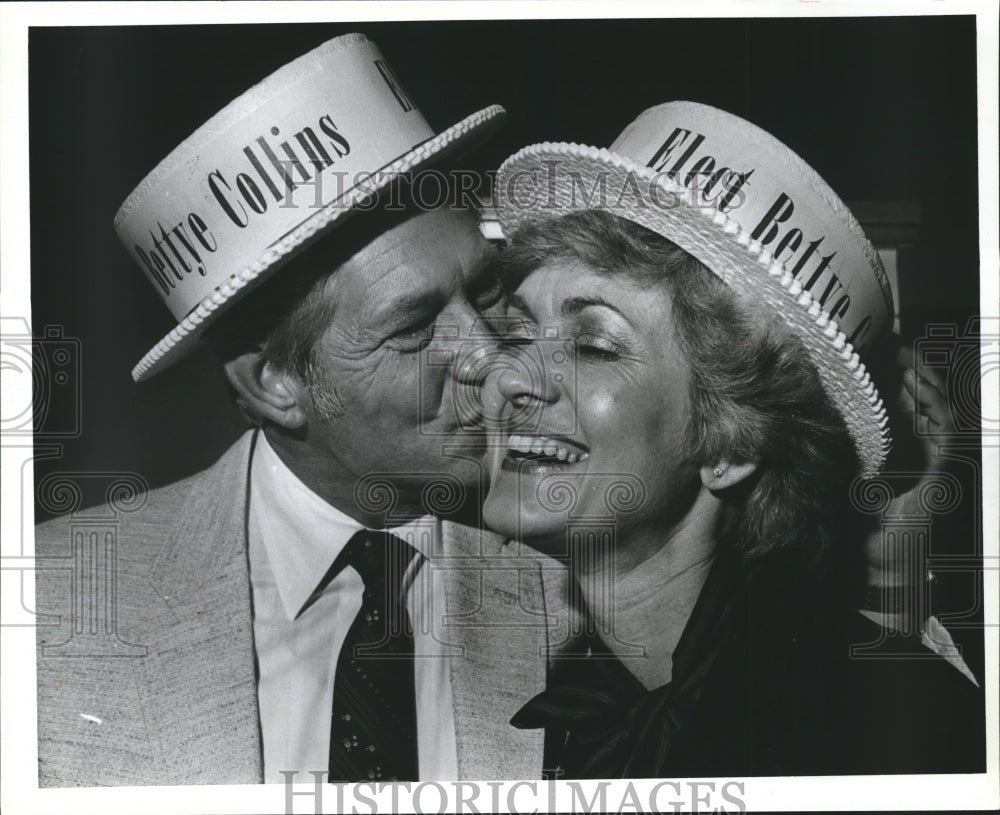 1981 Press Photo Bettye Collins, candidate, gets kiss from unidentified person - Historic Images