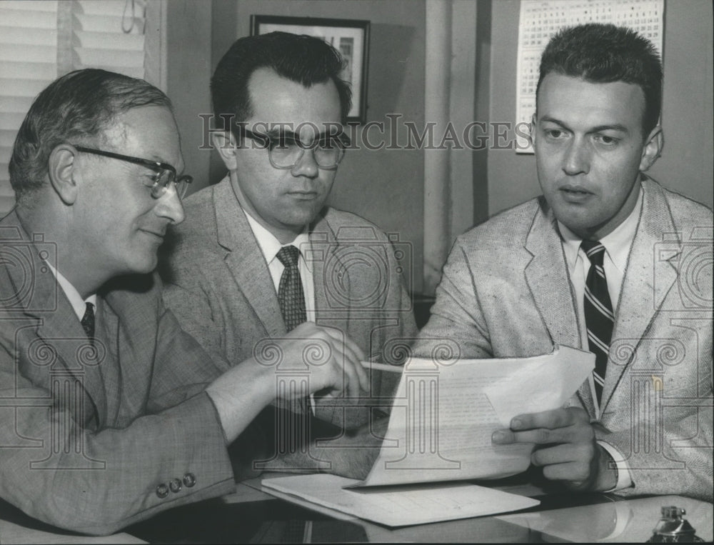 1963 Press Photo Consultants Discuss Program at Alabama Boys Industrial School - Historic Images