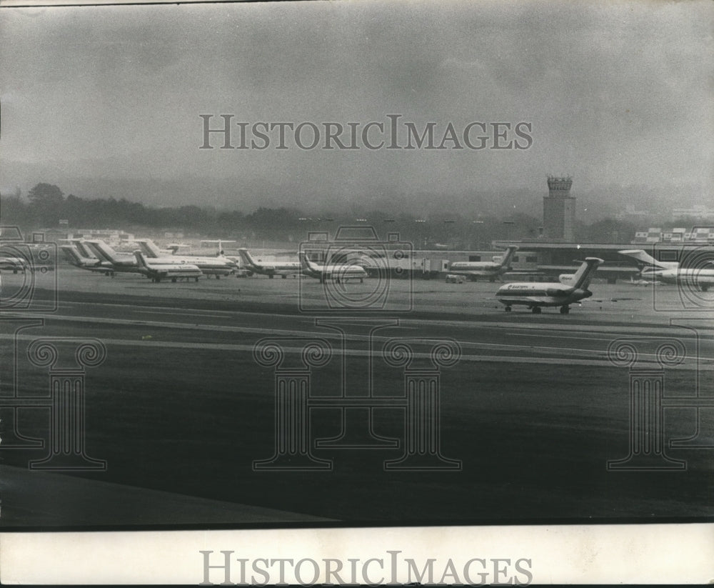 1976, Aircraft at the Birmingham Municipal airport, Alabama - Historic Images