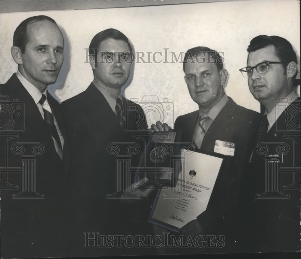 1971, Lieutenant of Alabama Jere Beasley with Others at Awards Event - Historic Images