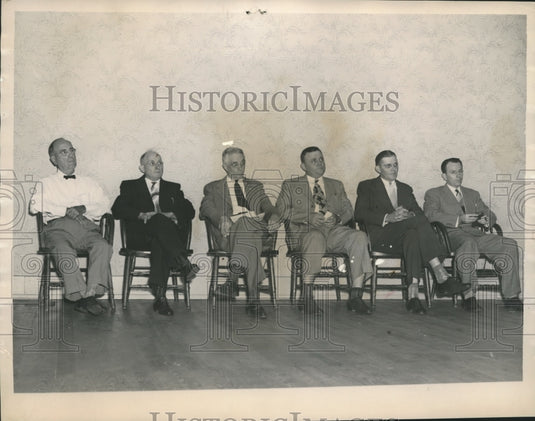 1949 Press Photo J. Clevis Trucks with Doctor F. R. Daly, Others sitting in Line - Historic Images