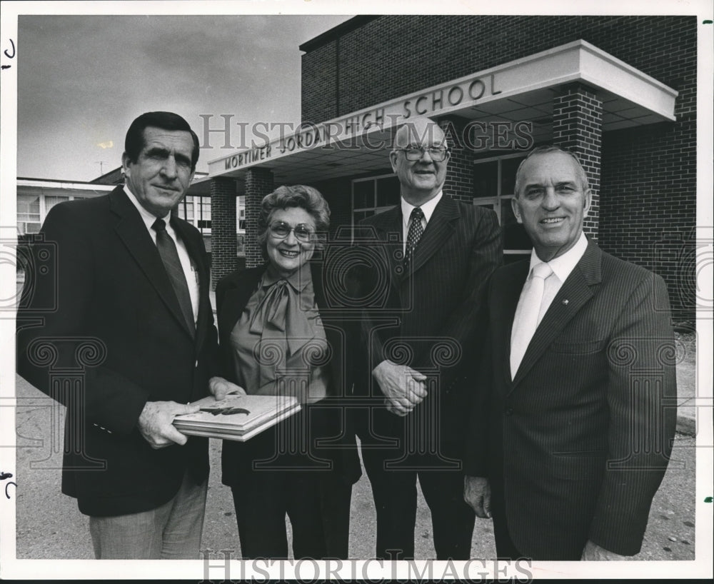 1986 Press Photo Educator Jimmie Trotter, Hazel Joseph Cuff and Others at School - Historic Images