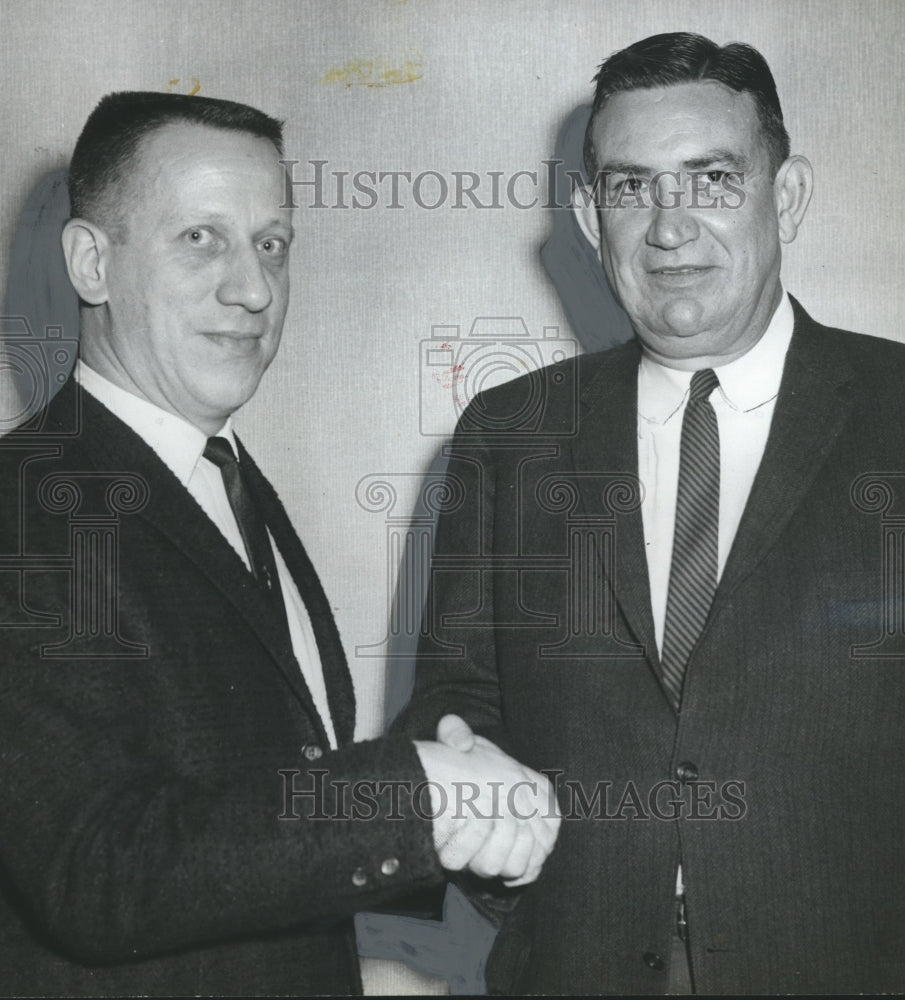 1962 Press Photo Caley Waldrop elected Chamber of Commerce and Richard Markle - Historic Images