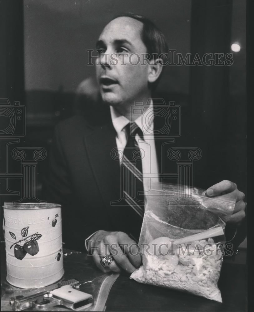 1989 Press Photo Pelham Police Chief Wade D. Allan - abna25966 - Historic Images