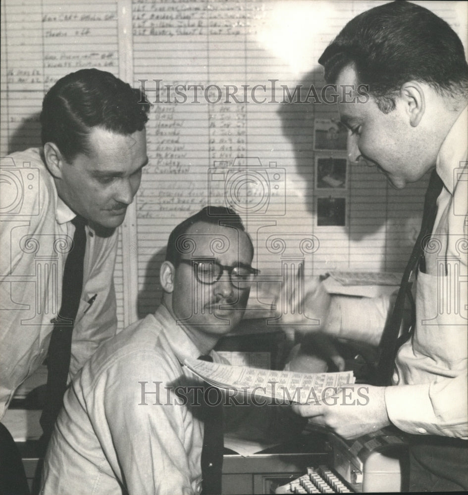 1962 Press Photo Sergeant Jack Vines of Alabama Air National Guard at desk - Historic Images