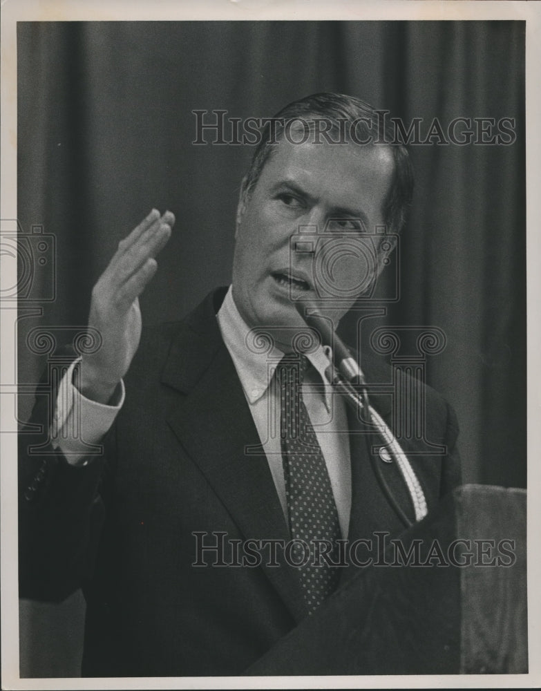 1986 Bill Baxley speaks at State Democratic Meeting, Birmingham - Historic Images