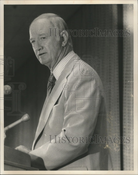 1978 Former US Postmaster Winton Blount Speaks to Meeting - Historic Images